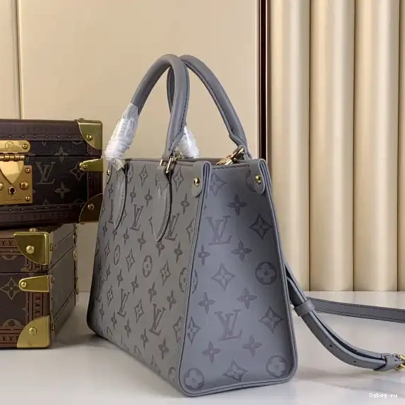 ONTHEGO PM-25*19*11.5cm LOUIS VUITTON 0520